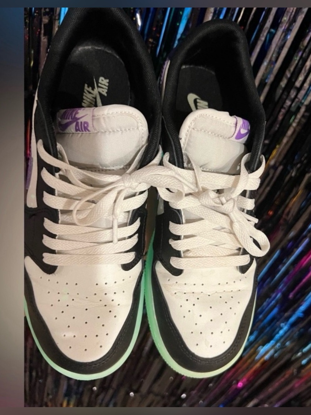 Jordan 1 Retro glow in the dark big kids size 6.5 is equivalent to women’s 7 1/2 - Picture 4 of 5